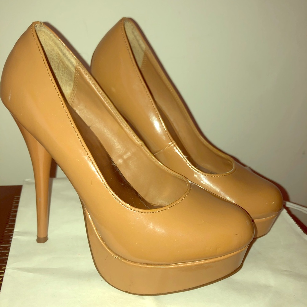 Camel platform heels
